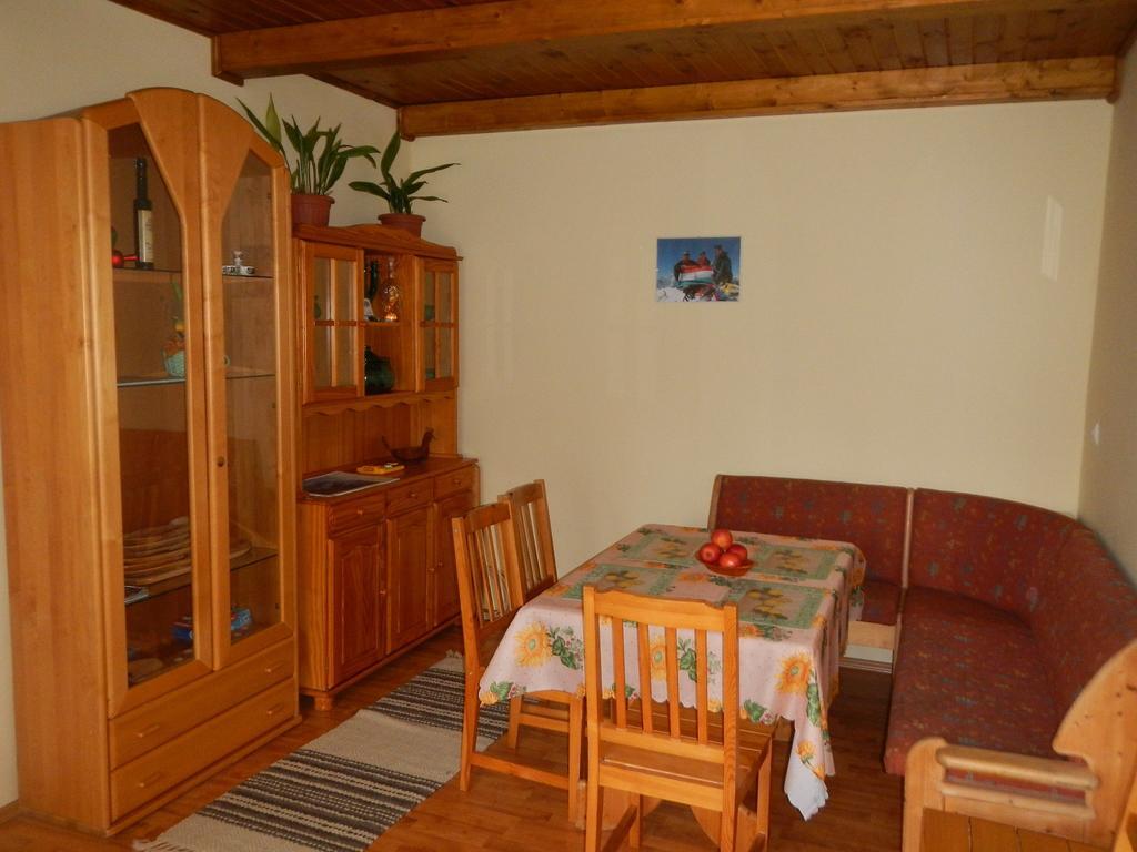 Zergeboglár Vendégház Szilvásvárad Zimmer foto